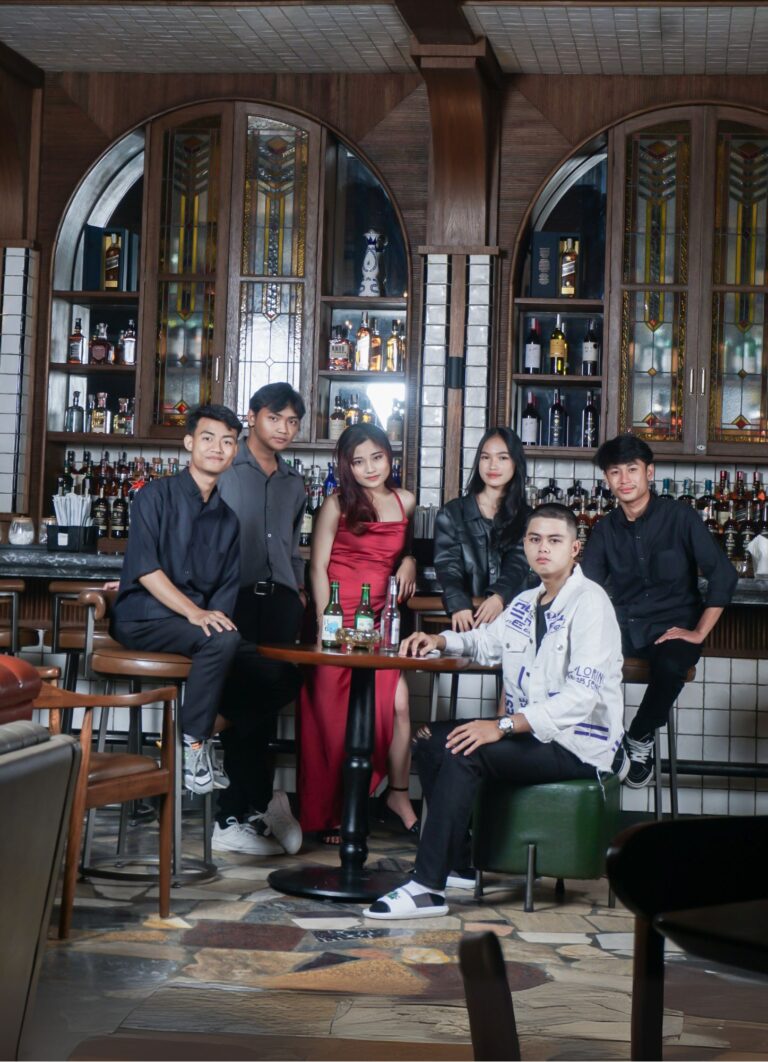 Foto buku tahunan sekolah tema Timeless Vibes oleh Creative Shoot Jakarta Bogor Depok Tangerang Bekasi